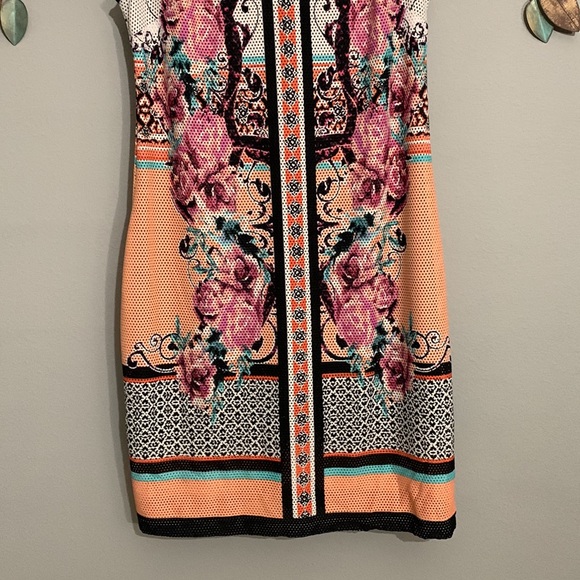 Beige by ECI Light Orange Rose Print Sleeveless Dress Size 6 - Picture 3 of 8